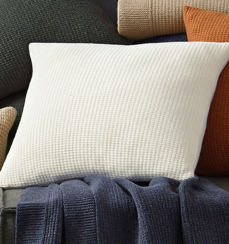 PETTRA - DECORATIVE PILLOW